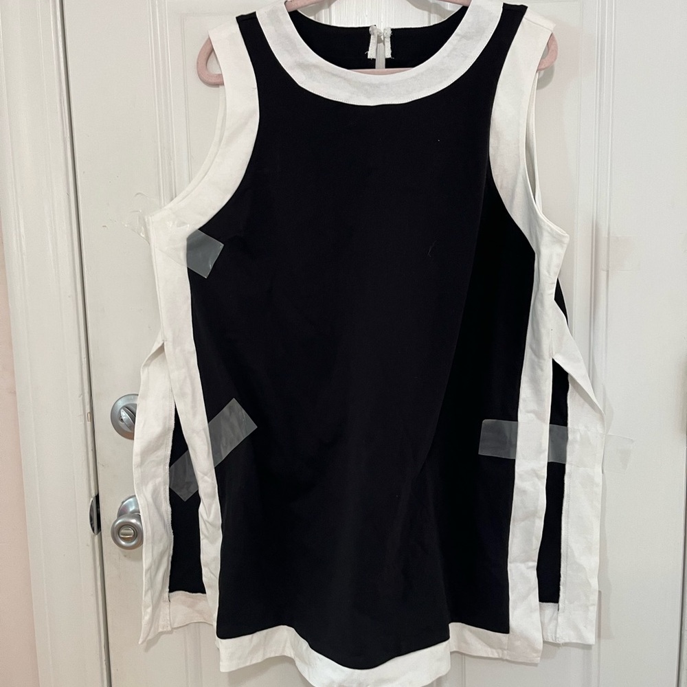 Black and White Sleeveless Women's Dress 
Cover up or Tunic
NWOT
